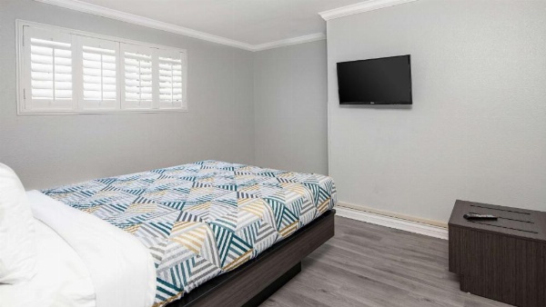 Motel 6 Anaheim - Convention Center image 16