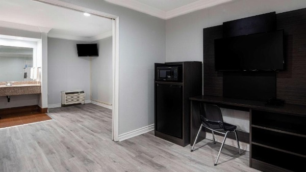 Motel 6 Anaheim - Convention Center image 17