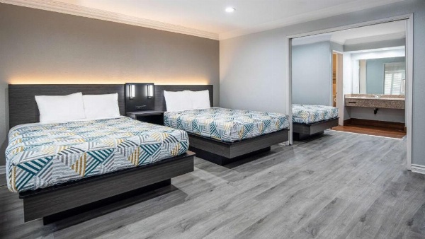 Motel 6 Anaheim - Convention Center image 19