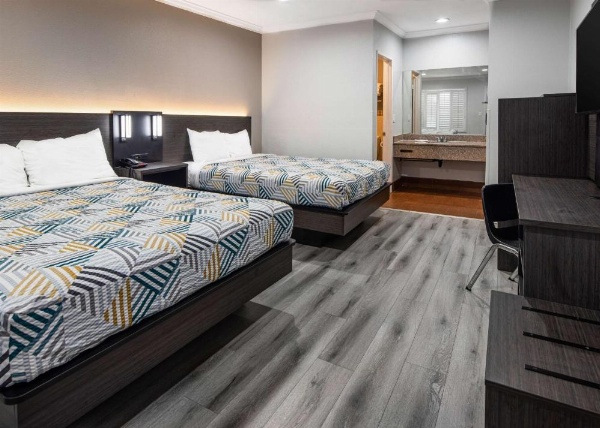 Motel 6 Anaheim - Convention Center image 26