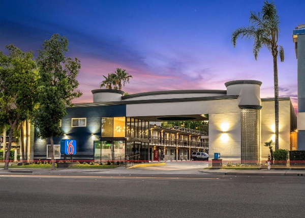 Motel 6 Anaheim - Convention Center image 5