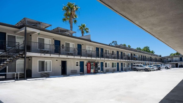 Motel 6 Anaheim - Convention Center image 7